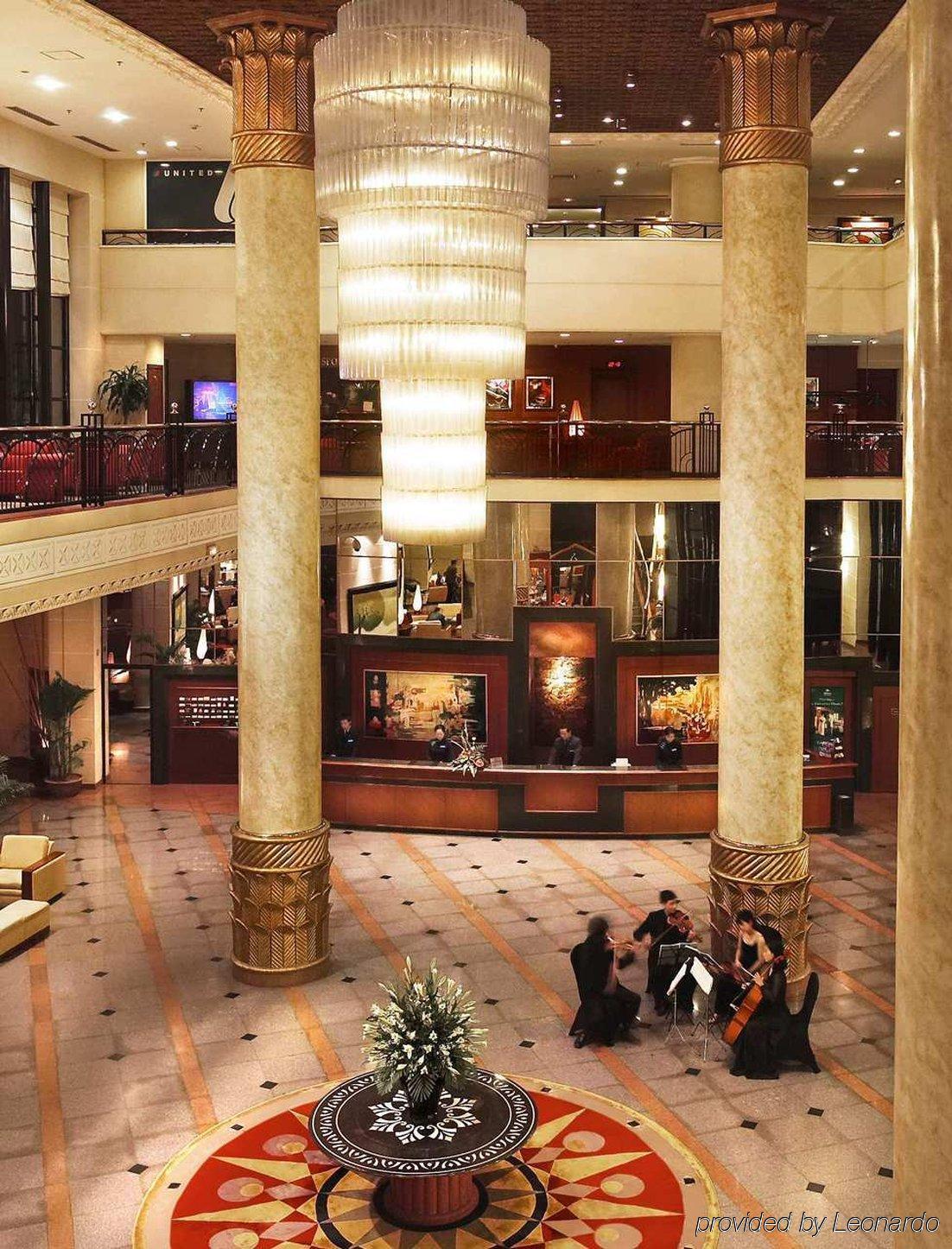 Hilton Hanoi Opera Dalaman gambar